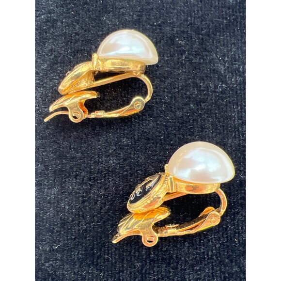 Vintage Marvella Gold-Tone Anchor Clip-On Earrings With Faux Pearl Accents - Picture 5 of 7